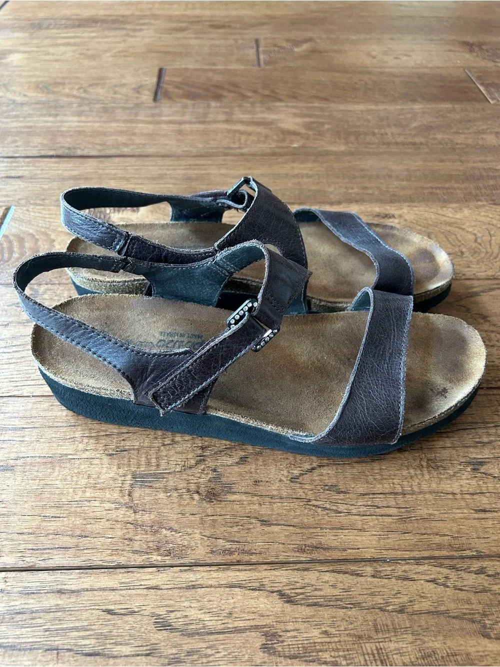 Naot Pamela Sandals Brown Leather Comfort Shoes Size 40 US Womens 9